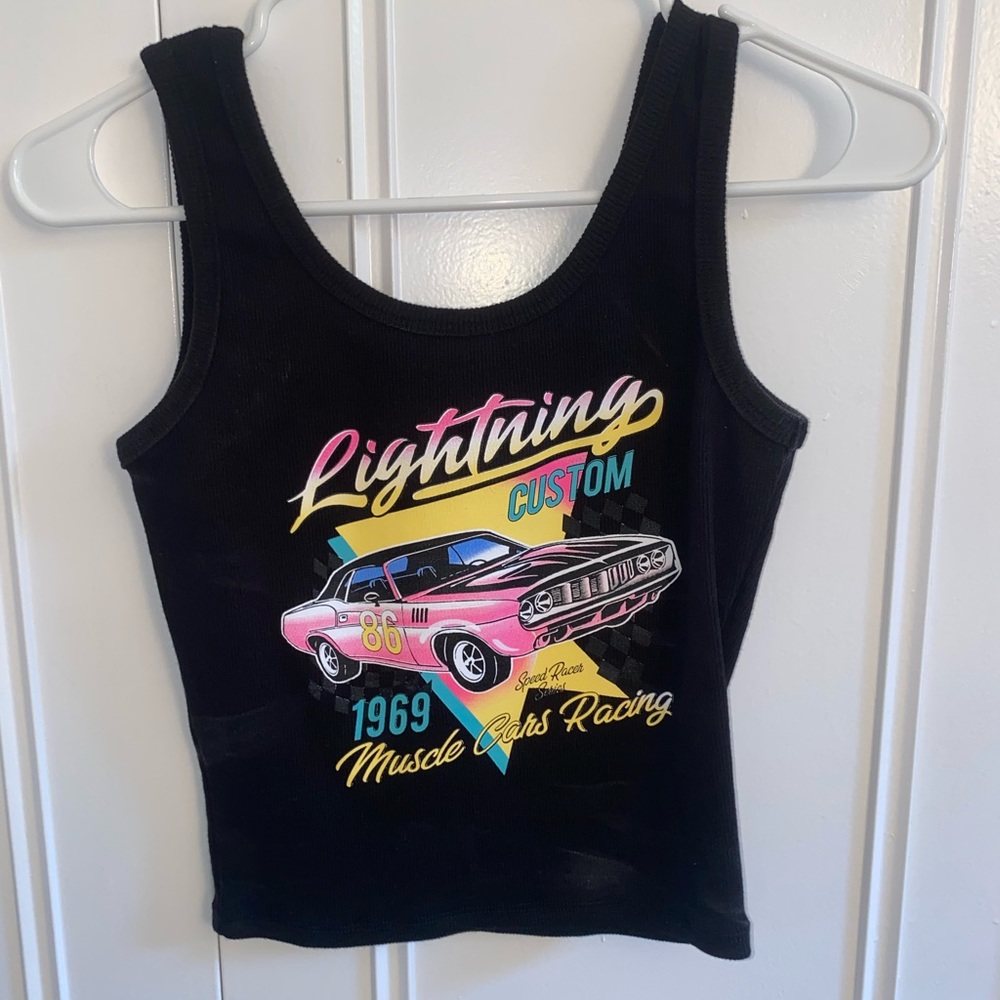 Graphic tank